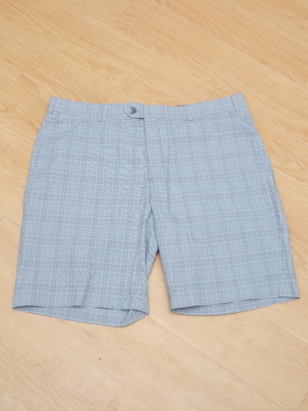 Saks Fifth Avenue Men's Shorts BNWT Size 40
